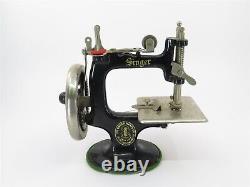 Antique Singer Child's Miniature Sewing Machine w. Crank & Oval Base 6.75 x 7