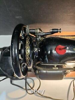 Antique Singer Manufacturing Co. Model 128 Sewing Machine Serial JC157026 Tested
