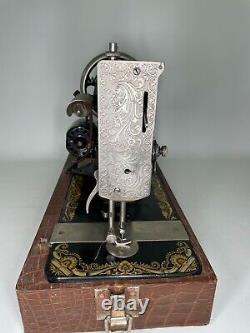 Antique Singer Manufacturing Co. SPHINX Superbuilt sewing machine c. 1901 works