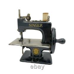 Antique Singer Model 20 Cast Iron Children's Sewing Machine