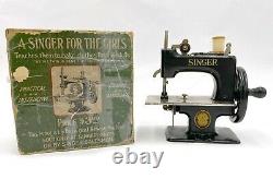 Antique Singer Model 20 Cast Iron Children's Sewing Machine