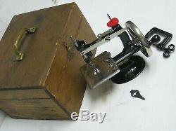 Antique Singer Model 20 Four 4 Spoke Child Sewing Machine 1910's w Case + Clamp