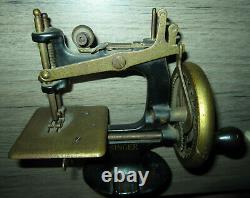 Antique Singer Model # 20 miniature child's hand crank sewing machine, ca. 1920s