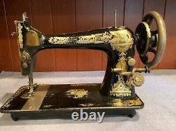 Antique Singer Model 27 Sewing Machine 1906 Sphinx Treadle, witho stand