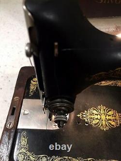 Antique Singer Model 99 -13 1924 Sewing Machine Serial #AA009972 WORKS GREAT