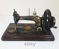 Antique Singer New Family Domestic 12K Sewing Machine Walnut case with key 1876