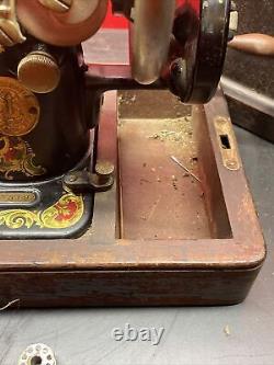 Antique Singer Portable Sewing Machine Manual Hand Driven AA941619