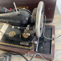 Antique Singer Portable Sewing Machine Model 128 1930s Works
