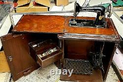 Antique Singer Sewing Machine 1900s Oak Cabinet Treadle Powered Working AB124160