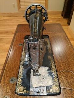 Antique Singer Sewing Machine (1916 G-Series)