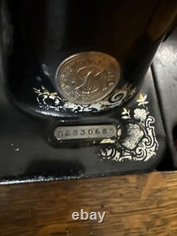 Antique Singer Sewing Machine 1921 No 15 In Cabinet with Part 121021 WORKS