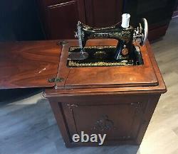 Antique Singer Sewing Machine 1921 Oak Cabinet Treadle Powered Working AB244015