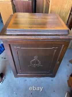 Antique Singer Sewing Machine 1921 Oak Cabinet Treadle Works