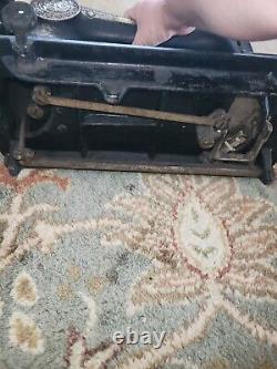 Antique Singer Sewing Machine 66 Mfg 1911