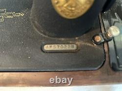 Antique Singer Sewing Machine Bent Wood Case Model 99 Knee Lever Vintage 1940's
