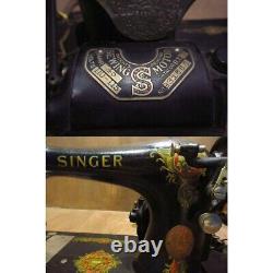 Antique Singer Sewing Machine Catalog B. T. 7 110-115Volt AMP. A5 With wooden box