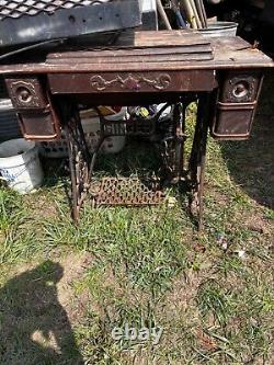 Antique Singer Sewing Machine Circa 1900