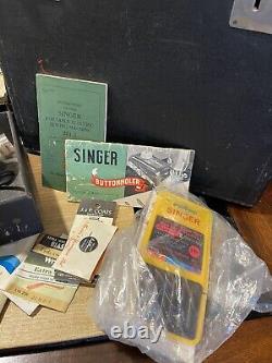 Antique Singer Sewing Machine Featherweight 221 With pedal and Case BS3