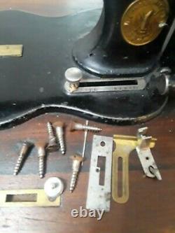 Antique Singer Sewing Machine Fiddle Base Model 12 +wood top (q239)p2