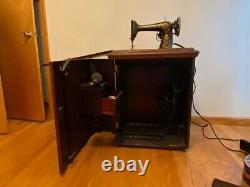 Antique Singer Sewing Machine G2229193