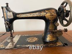 Antique Singer Sewing Machine H6653716