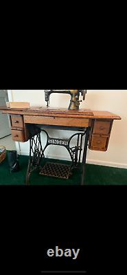 Antique Singer Sewing Machine H6653716