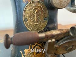 Antique Singer Sewing Machine H6653716