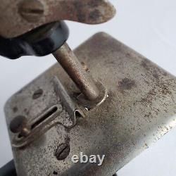 Antique Singer Sewing Machine Miniature Model Child's Toy with Moving Wheel Shaft