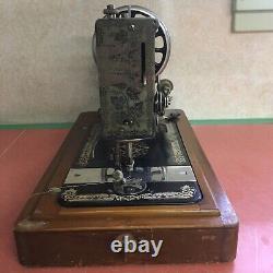 Antique Singer Sewing Machine Model 28 Hand Crank 1910 with Bentwood Case