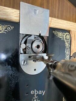 Antique Singer Sewing Machine Model 66 Hand Crank, 1925