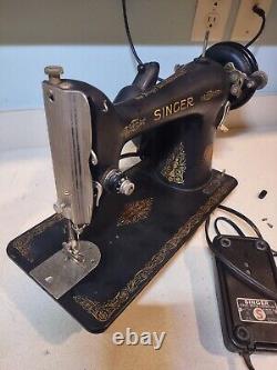 Antique Singer Sewing Machine Model 66 With Foot Pedal Tested 1950