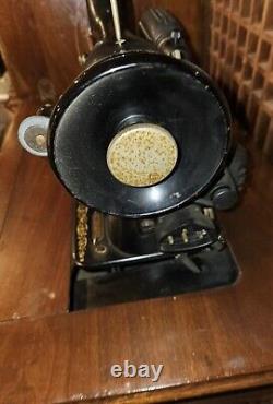 Antique Singer Sewing Machine Model 66 With Foot Pedal Untested