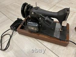 Antique Singer Sewing Machine Portable With Bentwood Case Excellent Looking