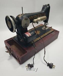 Antique Singer Sewing Machine SN C7161582 / c. 1908 / Tested & Works with Case