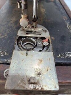 Antique Singer Sewing Machine Serial #Y8476354 untested, as is, #2