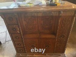 Antique Singer Sewing Machine With Cabinet