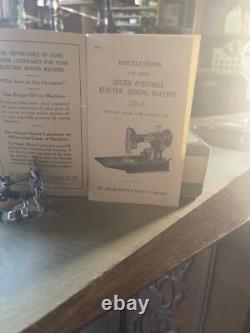 Antique Singer Sewing Machine With Cabinet