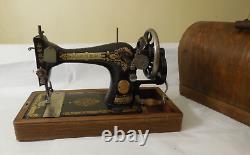 Antique Singer Sewing Machine Y Series Hand Crank 1920's with Bentwood Case