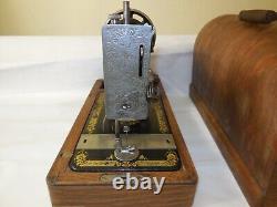 Antique Singer Sewing Machine Y Series Hand Crank 1920's with Bentwood Case