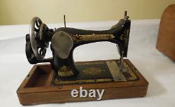 Antique Singer Sewing Machine Y Series Hand Crank 1920's with Bentwood Case