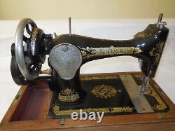 Antique Singer Sewing Machine Y Series Hand Crank 1920's with Bentwood Case