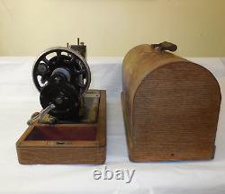 Antique Singer Sewing Machine Y Series Hand Crank 1920's with Bentwood Case