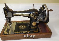 Antique Singer Sewing Machine Y Series Hand Crank 1920's with Bentwood Case