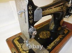 Antique Singer Sewing Machine Y Series Hand Crank 1920's with Bentwood Case