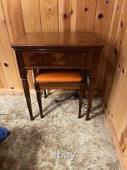 Antique Singer Sewing Machine in Cabinet