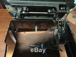 Antique Singer Sewing Machine in Cabinet with Bench 1947AH268896