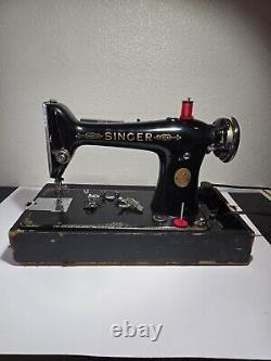 Antique Singer Sewing Machine with Case & Accessories Tested & Works