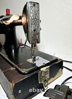 Antique Singer Sewing Machine with Case & Accessories Tested & Works