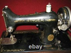 Antique Singer Sewing Machine with Wooden Case and Knee Lever Untested USA 1926