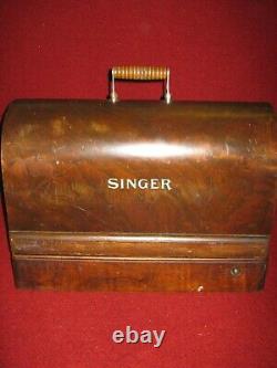 Antique Singer Sewing Machine with Wooden Case and Knee Lever Untested USA 1926